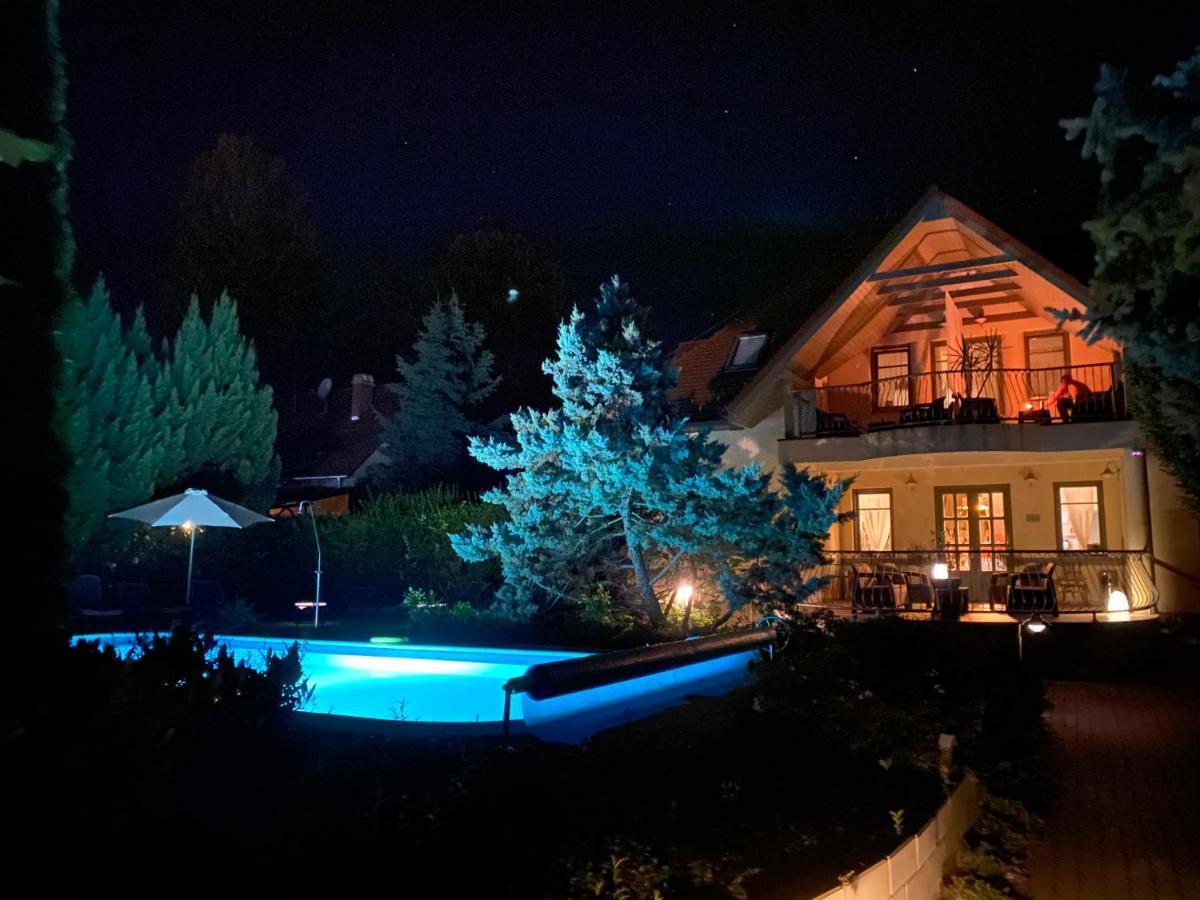 Villa Oliva Boutique Rooms&Spa Zamárdi Exterior foto