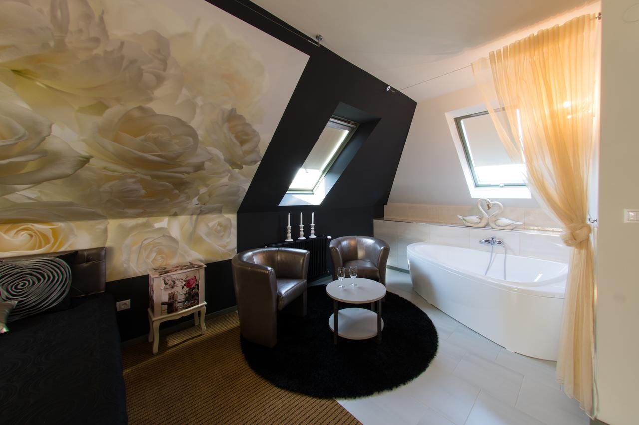 Villa Oliva Boutique Rooms&Spa Zamárdi Exterior foto